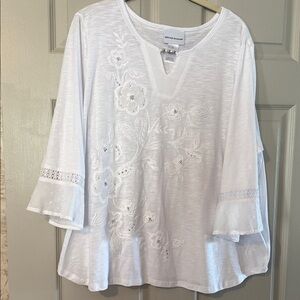 Alfred Dunner White Embroidered Split-Neck Tunic Blouse